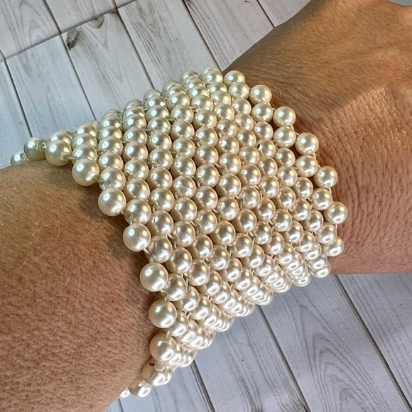 Vintage Faux Pearl Wide Stretch Bracelet Button Cuff - Picture 3 of 5